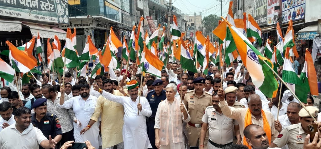 A grand tricolor procession was taken out in Narwana