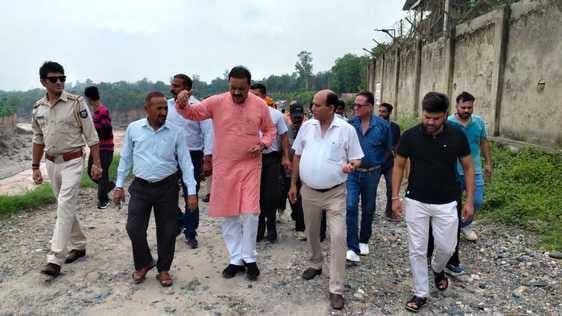 The MLA gave instructions to get the damaged road repaired
