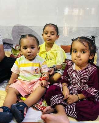 Sisters tied Rakhi and took a vow to protect