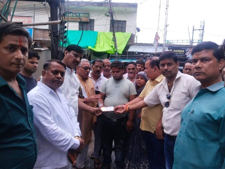 The trade board gave Rs. 5100 each to shopkeepers as aid