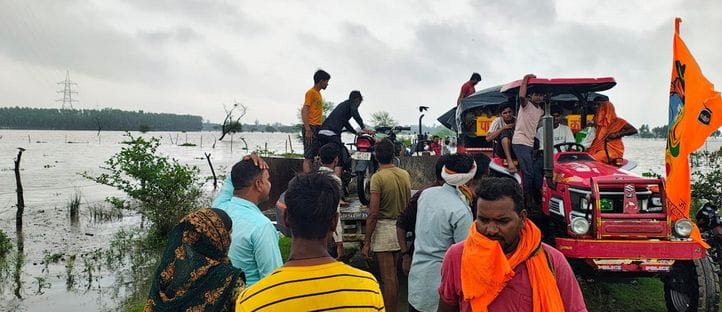 Sisters arrived by boat and tractor to tie Rakhi