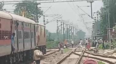 Lokmanya Tilak Express stood still for 20 minutes due to traffic jam, cabinet minister's convoy also got stuck