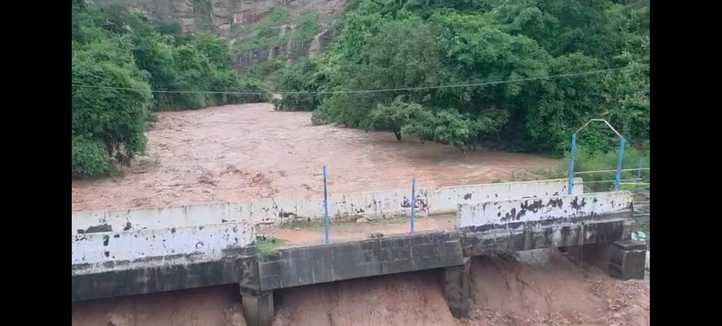 Som river calms down, villagers heave a sigh of relief