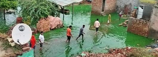Rain waterlogging caused havoc in two wards of Bawanikheda, many families left their homes