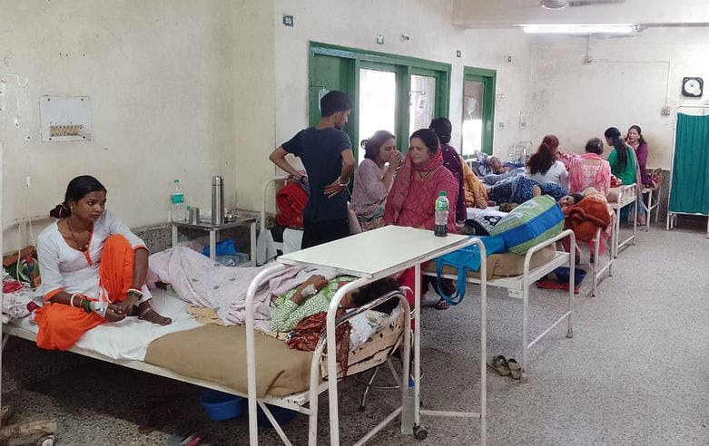 Diarrhea and jaundice patients increased again, two admitted on one bed