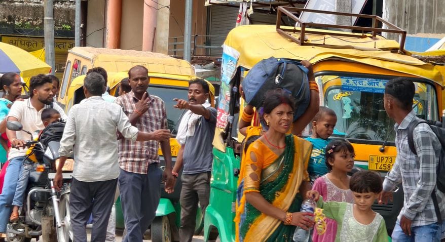 Had to push for free travel, crowd gathered in roadways
