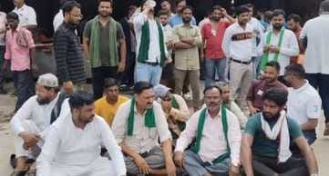 A worm was found in the sweets, BKU workers created a ruckus
