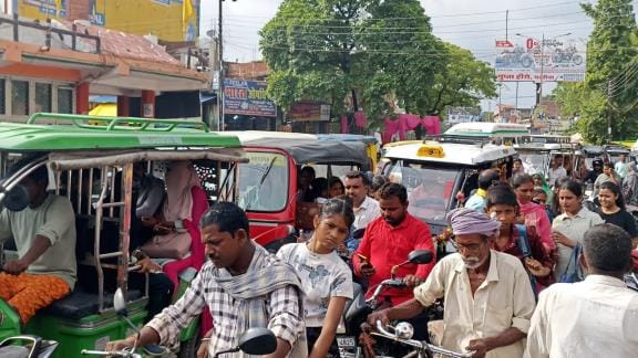 There was a jam on the roads...vehicles were seen crawling