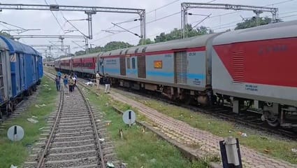 Railway News: Due to automatic signaling work, many trains cancelled, routes changed and stoppages closed