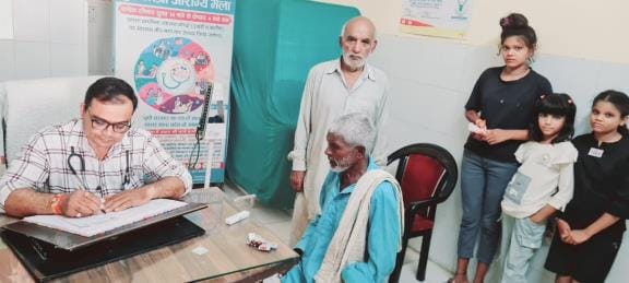 Four people had symptoms of TB and 124 people were found suffering from diabetes