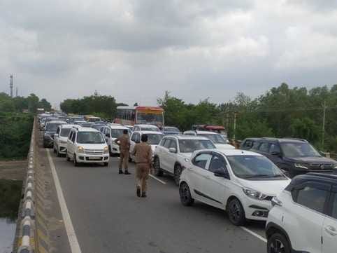 More vehicles came out on the roads on Rakshabandhan, traffic jam from city to countryside