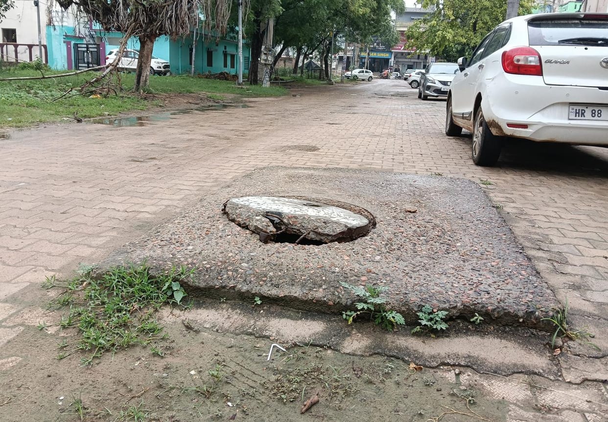 problem of manhole in city