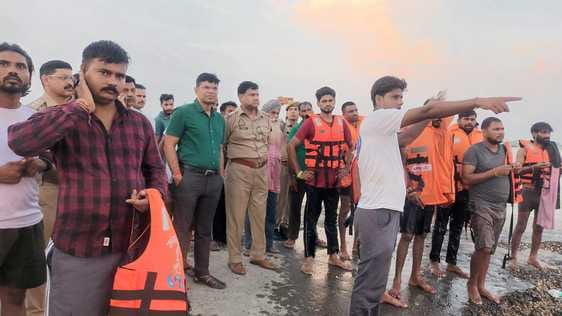 A young man who went to take bath with his friends drowned in flood water