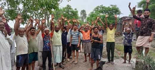 Villagers create ruckus over distribution of flood relief material in another village