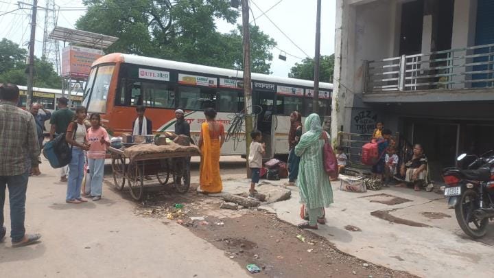 Buses arrived after waiting for hours