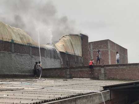 A huge fire broke out in a blanket factory, it was brought under control in four hours