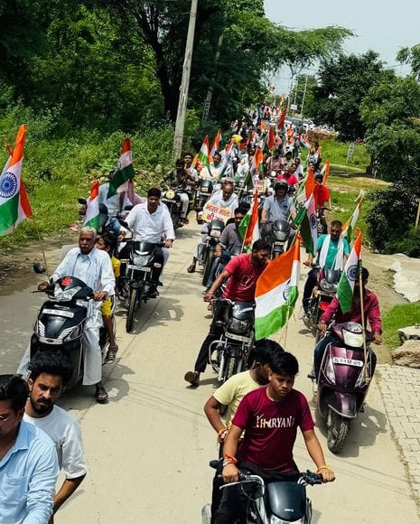 Tiranga Yatra was taken out in the city, tribute was paid to the martyrs