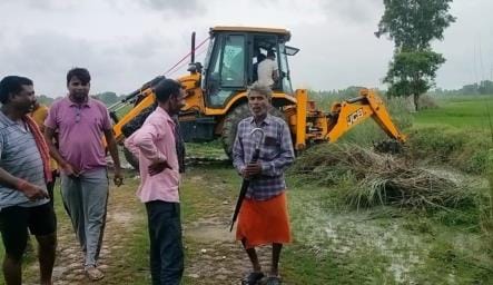 The drain was cleaned with the help of JCB after collecting donations
