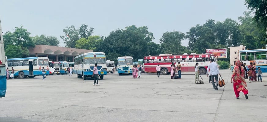 Buses ran according to the timetable, but the system deteriorated when there were more passengers