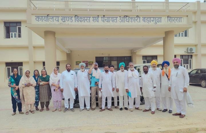 14 Panchs of Gram Panchayat Rodi submitted a no-confidence motion against the Sarpanch