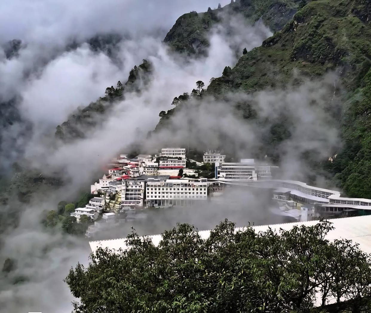 Katra, Vaishno Devi Yatra, Rain at Trikuta Mountain