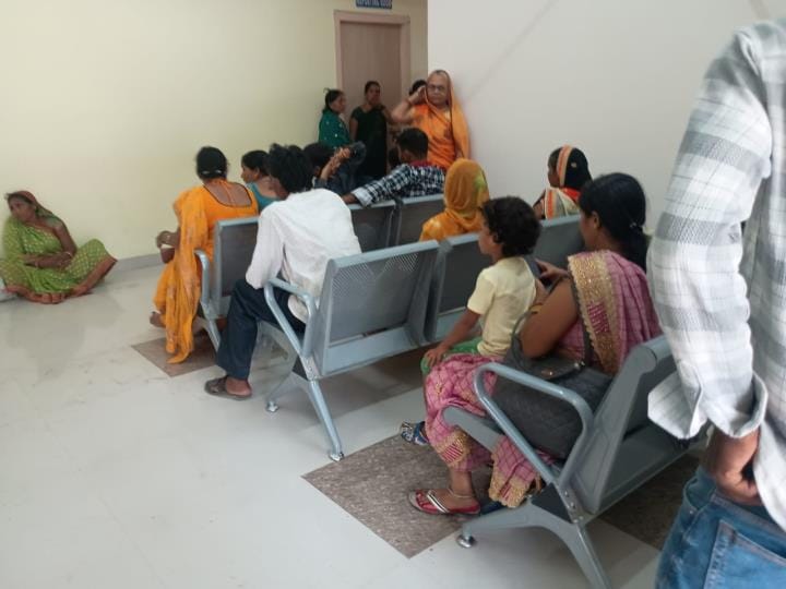 Ultrasound examination started in medical college, again crowd