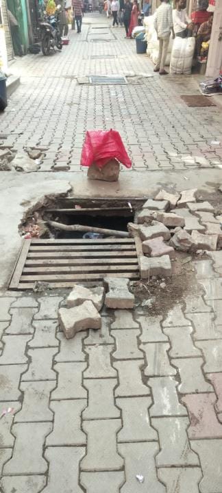 Ramnagar, Pitt, Shopkeepers face the Problems