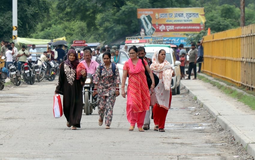 Water receded from Meerut-Pauri highway, difficulties persist as traffic has not resumed