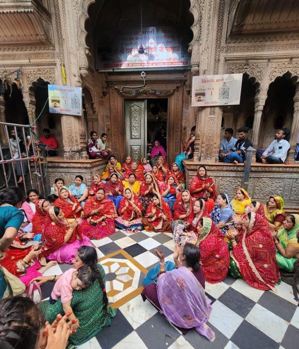 Women performed Bhajan Kirtan at the temple