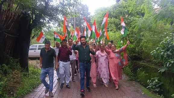 BJP took out a tricolor march in Paragpur