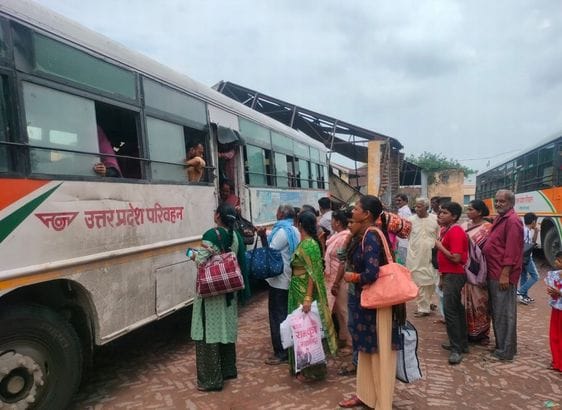 There is a fight for seats in roadways buses... crowd at the station too