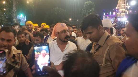 Worship of Guru in Samandas Ashram, Chandrashekhar also participated
