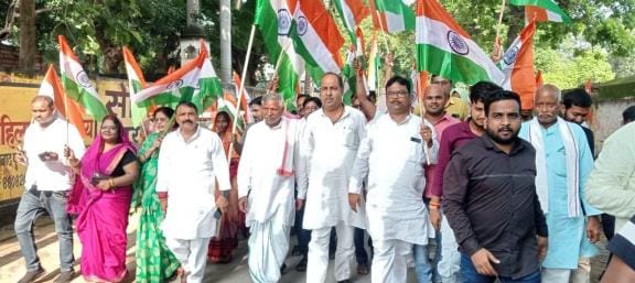 Tiranga Yatra taken out with the slogan of Vande Mataram