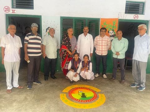 Albendazole tablets were given to girl students