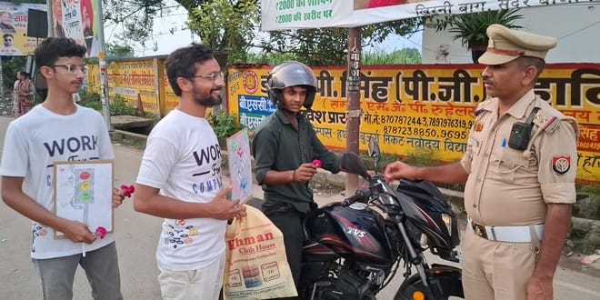 Roses were given to those who followed traffic rules