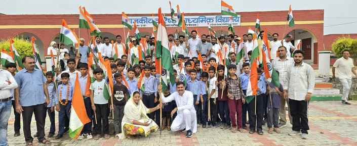 Tiranga Yatra taken out from Government School in Karoda Village
