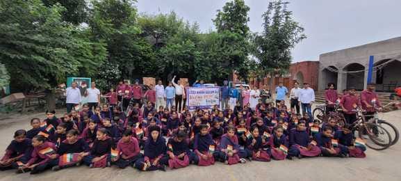 A rally was organised to motivate people to hoist the tricolour