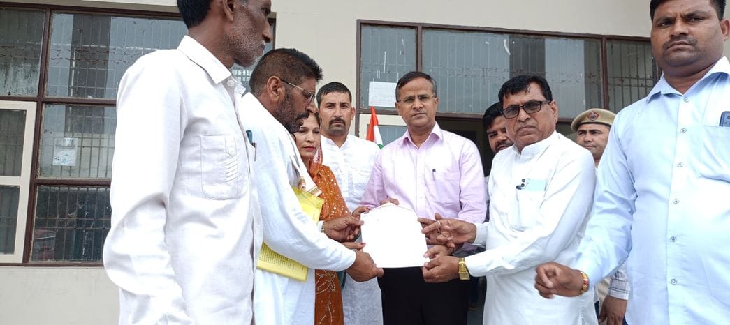 Workers expressed anger over closure of portal