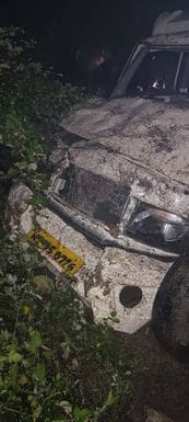 Accident happened in Aani's Khenvi scissors, two people including the driver were injured