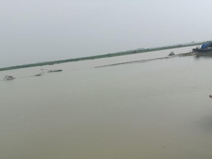 Villagers in Sarayu, Dahshat cutting down to Dharampur near Mohan Setu