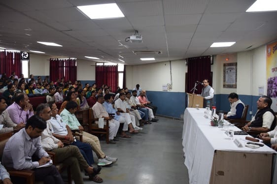 Narrated the tragedy of partition and the suffering of common people