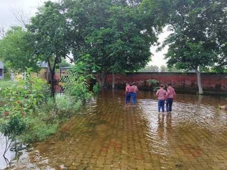 School surrounded by water, children's safety and health in danger
