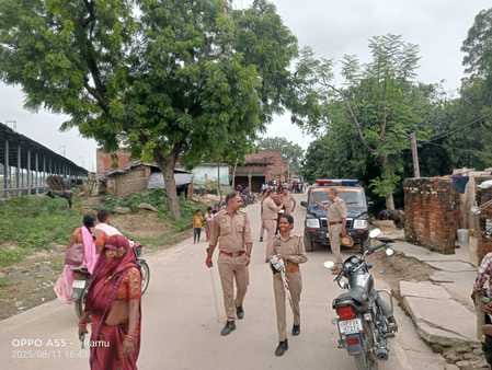 The suspicious husband killed his wife by slitting her throat with a knife