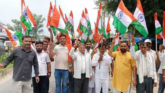 Tiranga Yatra was taken out in Jalalabad and Alhaganj