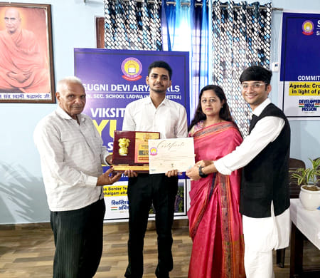 Gurukul's Anagh Tripathi became the best representative in the Youth Parliament.