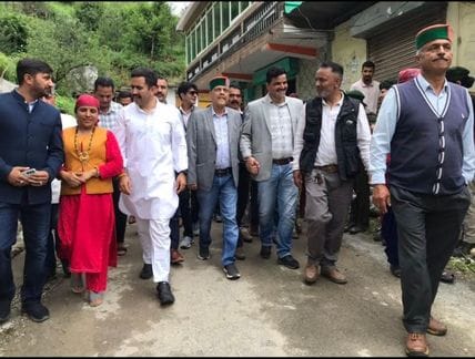 Government should repair Tikkar-Khamadi road soon