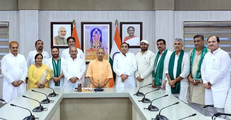 RLD surrounded Chaudhary in the government and the organization