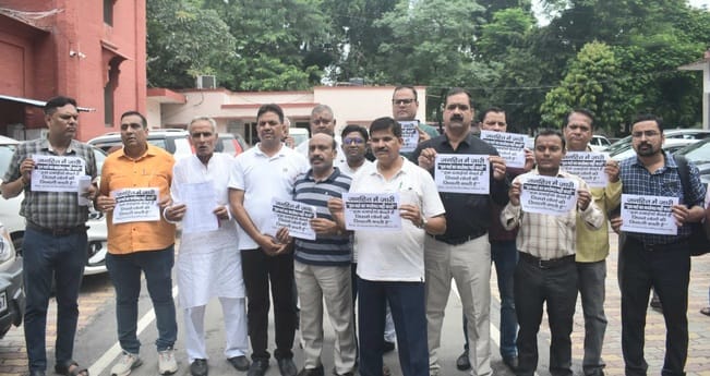 Drug dealers protest against harassment