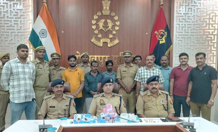 Gorakhpur News: Gangster along with his associates had committed theft in the house of senior manager of an insurance company