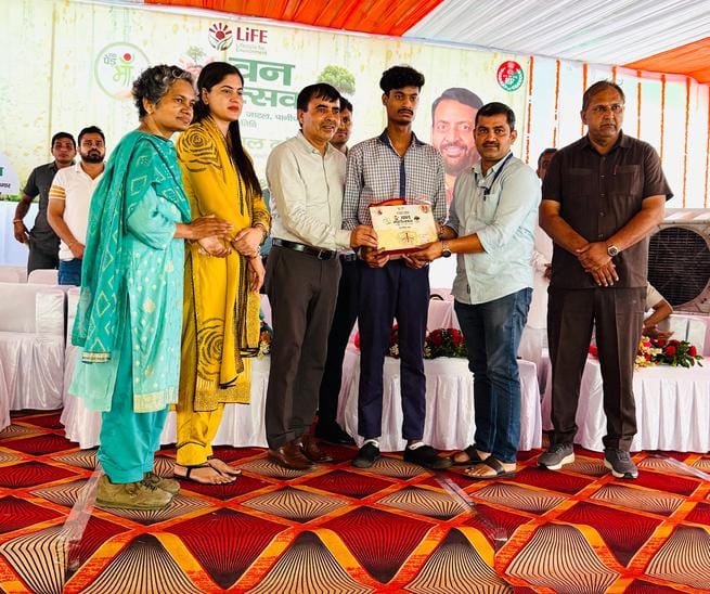 Nine winners of the competition were honored on Van Mahotsav